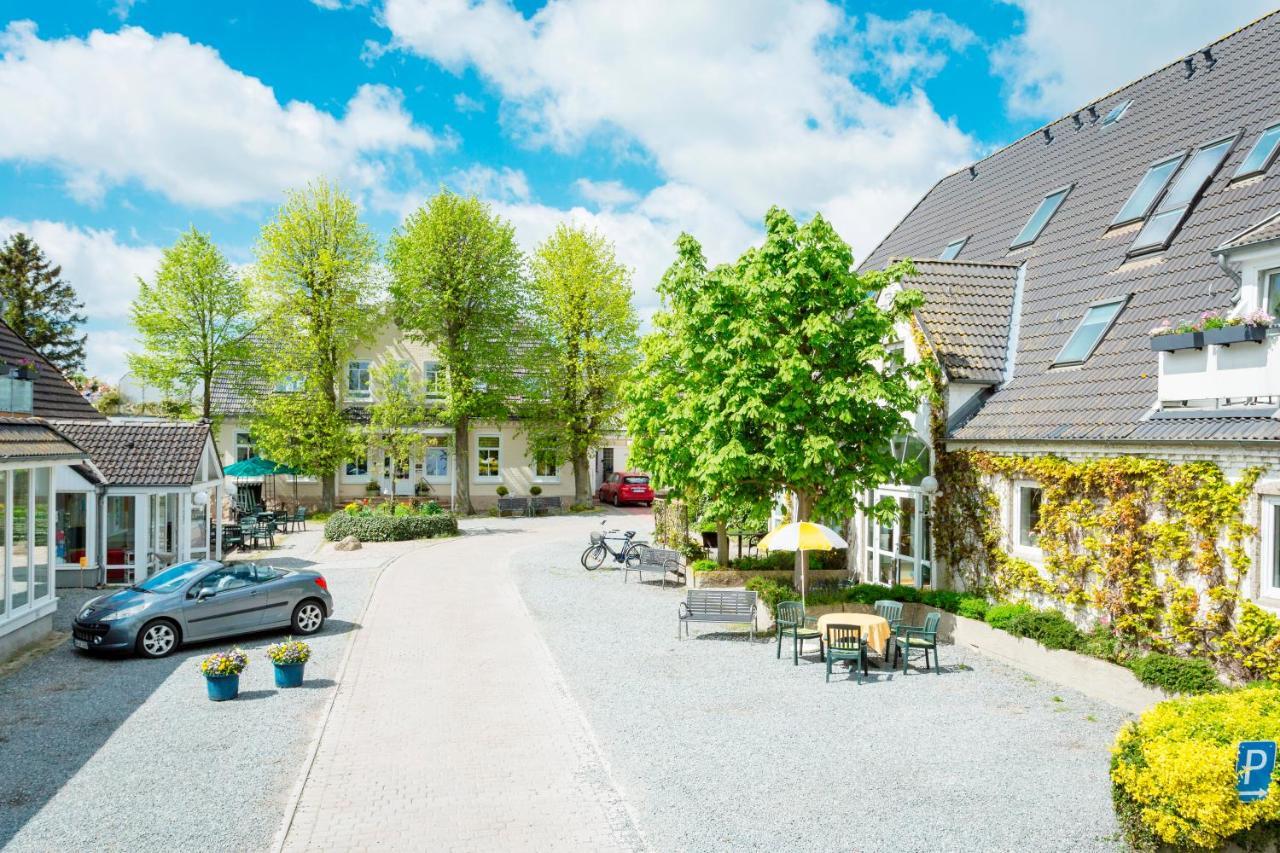 Hofhotel Kraehenberg Groemitz Exterior photo