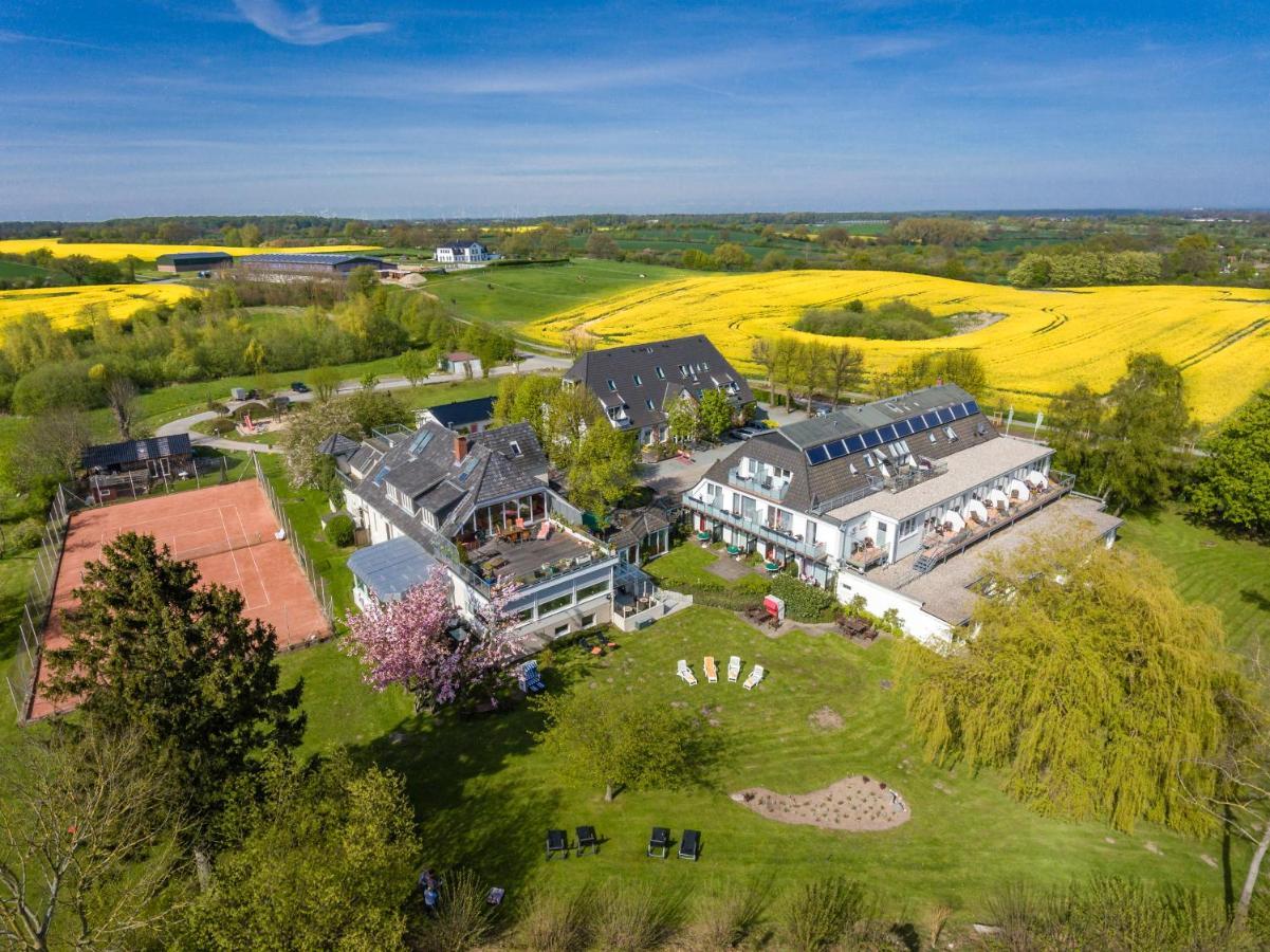 Hofhotel Kraehenberg Groemitz Exterior photo