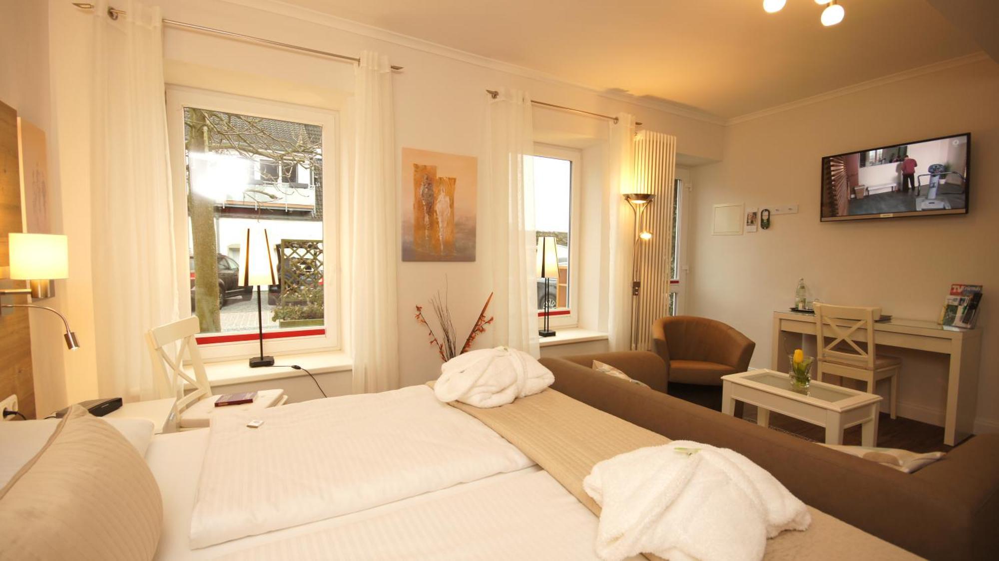 Hofhotel Kraehenberg Groemitz Room photo